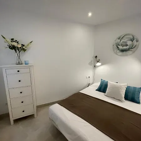 New Townhouse In The Heart Of With Jacuzzi Nerja